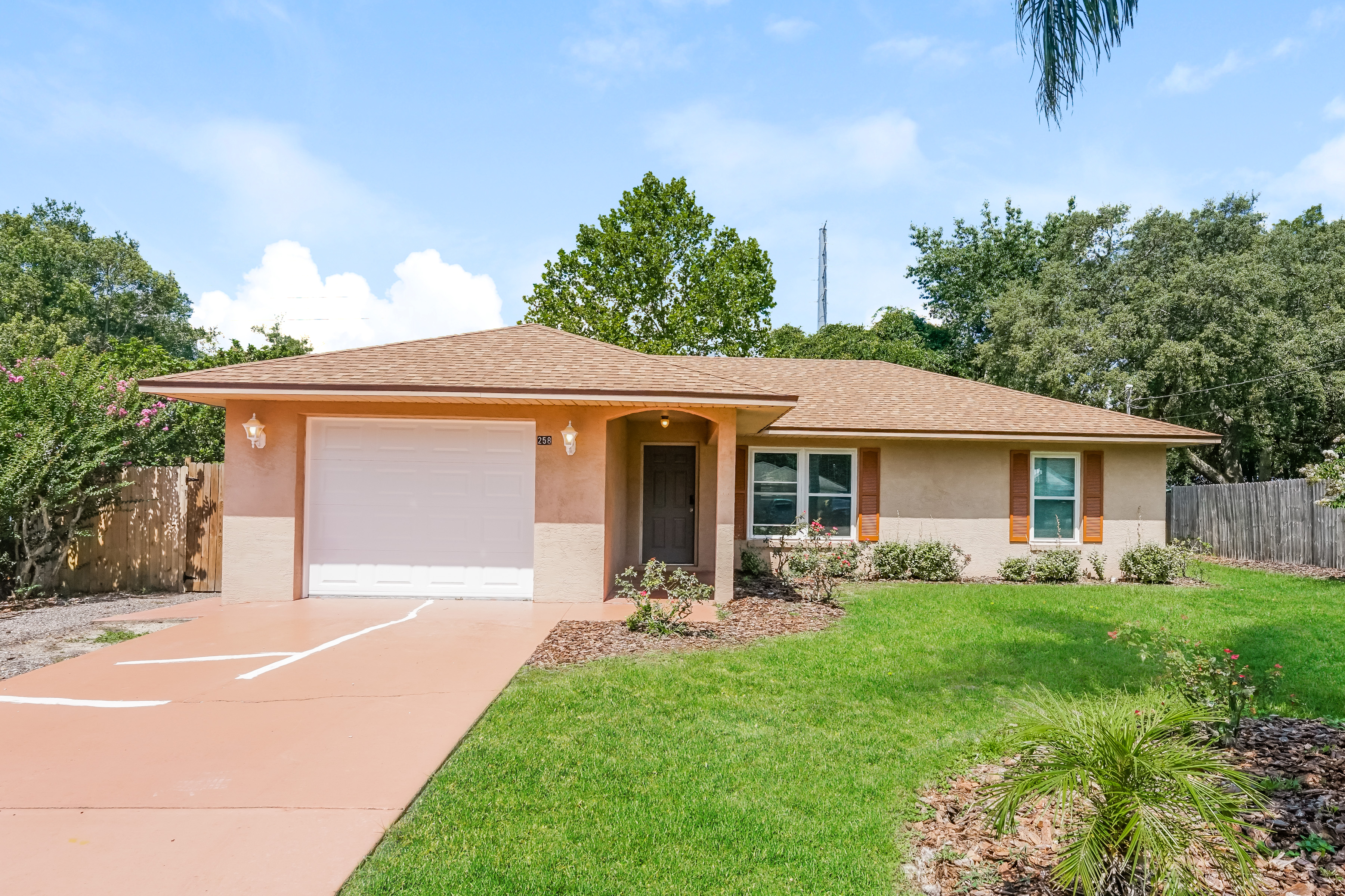 258 CHARLES AVE ORANGE CITY, FL 32763